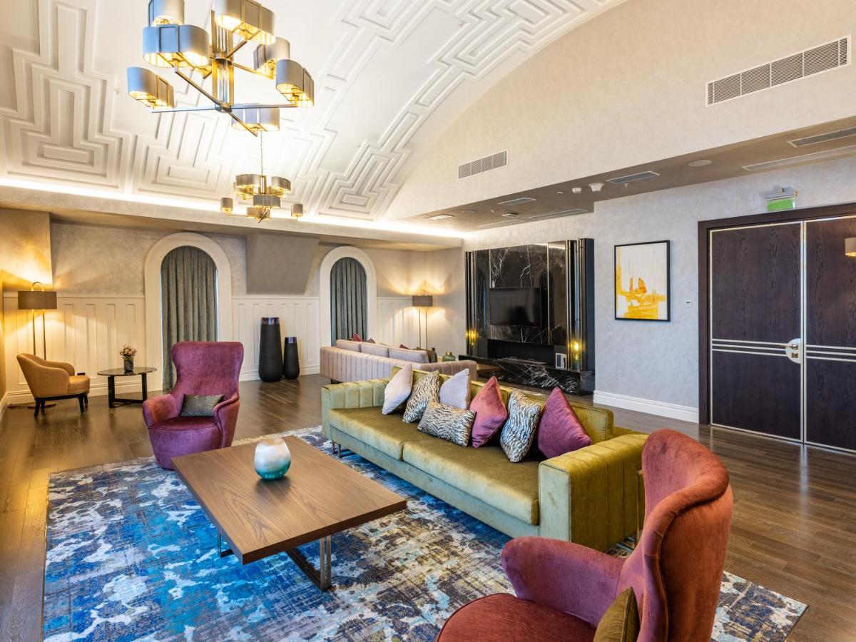 ホテル Intercontinental Baku By Ihg エクステリア 写真 The lounge at the airport