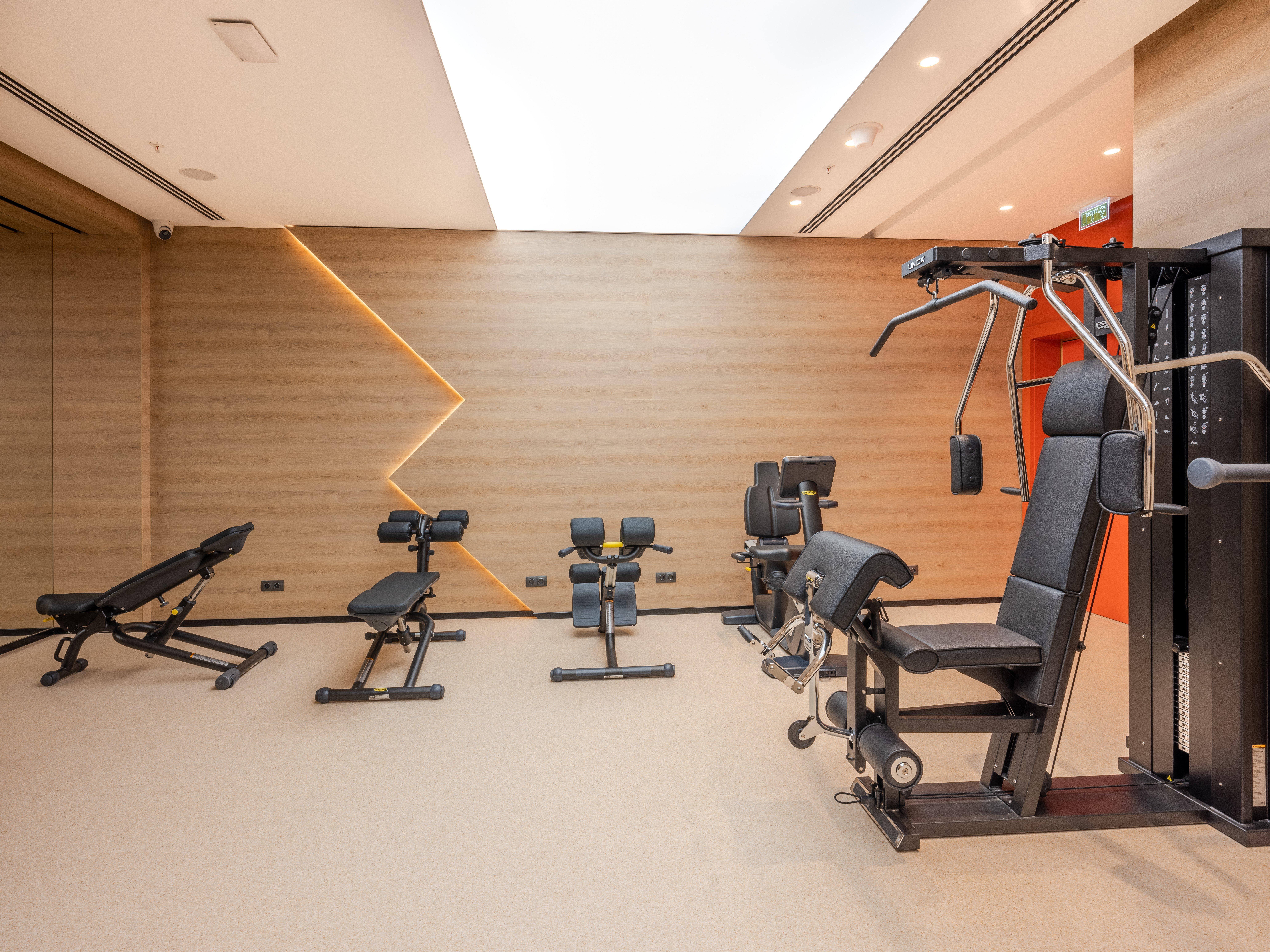 ホテル Intercontinental Baku By Ihg エクステリア 写真 The gym at the Mandarin Oriental, Hong Kong